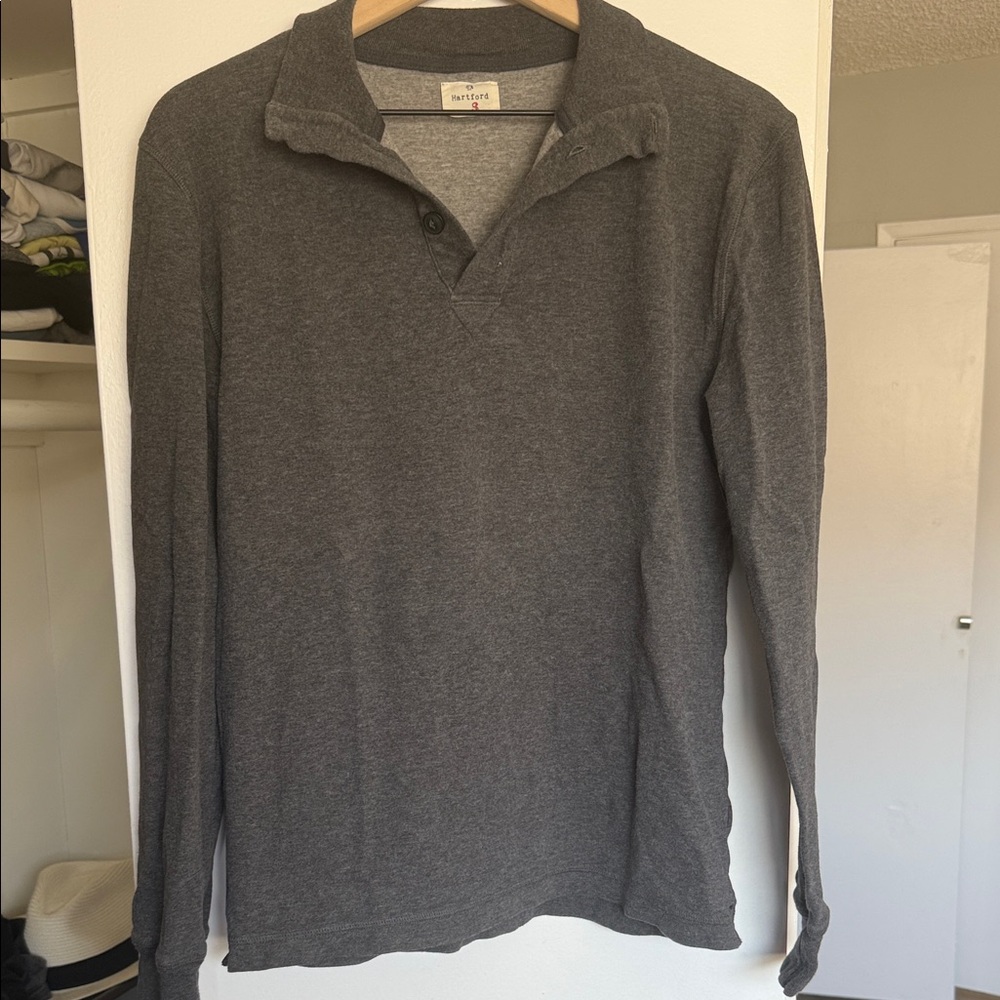 Hartford Men’s Pullover in gray. Very soft. Size small